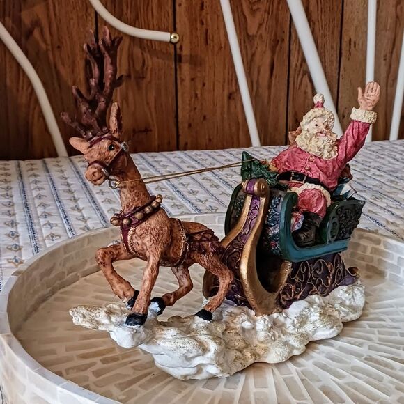 Holiday Santa And His Sleigh With Rainder - Picture 5 of 12